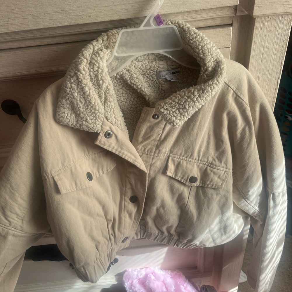 Women's Beige Cropped Jacket